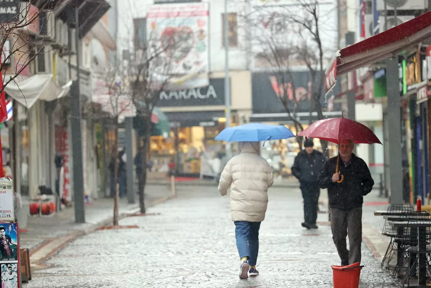 Edirne’de sağanak etkili oluyor