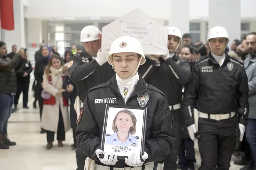 Boşandığı eşi tarafından öldürülen polis memuru için tören düzenlendi