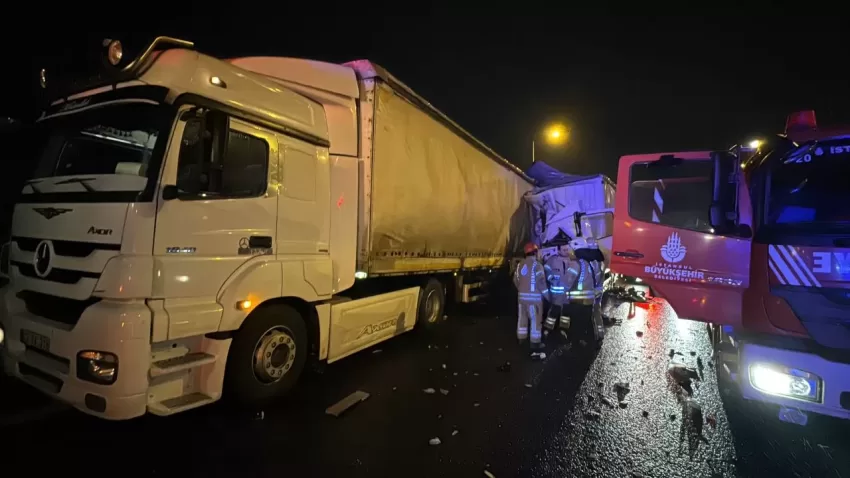 Kuzey Marmara Otoyolu’ndaki tır kazasında 1 kişi öldü, 1 kişi yaralandı