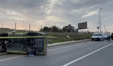 İstanbul’da direğe çarparak takla atan otomobilin sürücüsü öldü