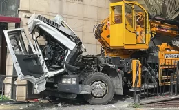 İstanbul’da iki vincin karıştığı kazada 1 kişi yaralandı