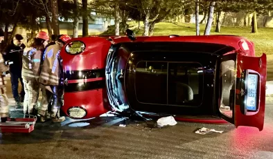 İstanbul’da devrilen otomobilin sürücüsü yaralandı