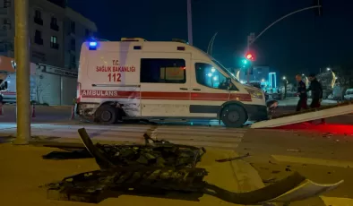 Kocaeli’de ambulansla otomobilin çarpıştığı kazada 4 kişi yaralandı