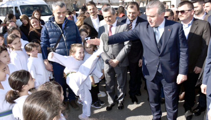 Gençlik ve Spor Bakanı, Tekirdağ’da spor kulübünün açılışına katıldı