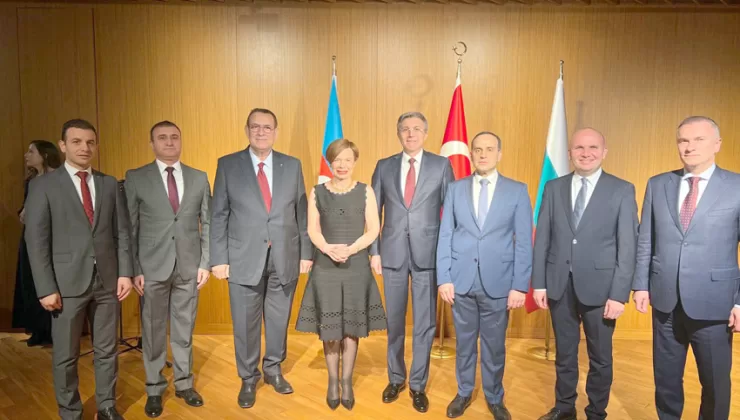 Azerbaycan’ın Sofya Büyükelçiliği Sekizkök için veda resepsiyonu verdi