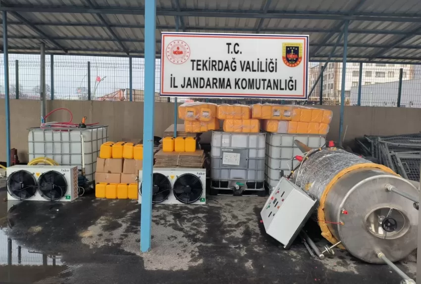 Tekirdağ’da 1040 litre kaçak etil alkol ile 550 litre sahte içki ele geçirildi