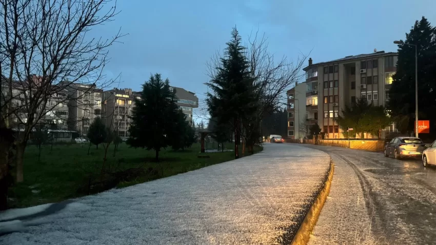 Edirne’de sağanak ve dolu etkili oldu