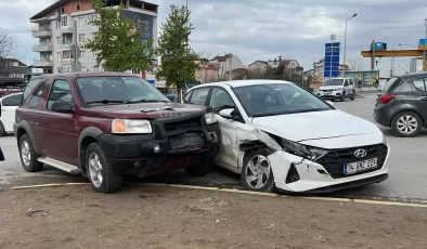 Kocaeli’de cip ile otomobilin çarpıştığı kazada 1 kişi yaralandı