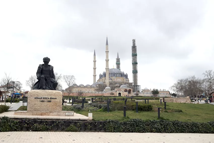 Edirne’deki selatin camiler Ramazan ayına hazır