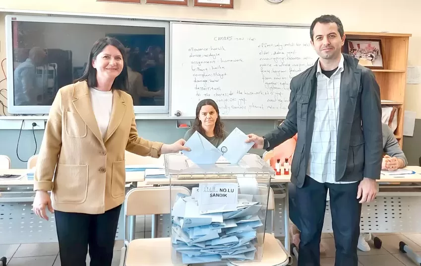 CHP adayı Akın önde