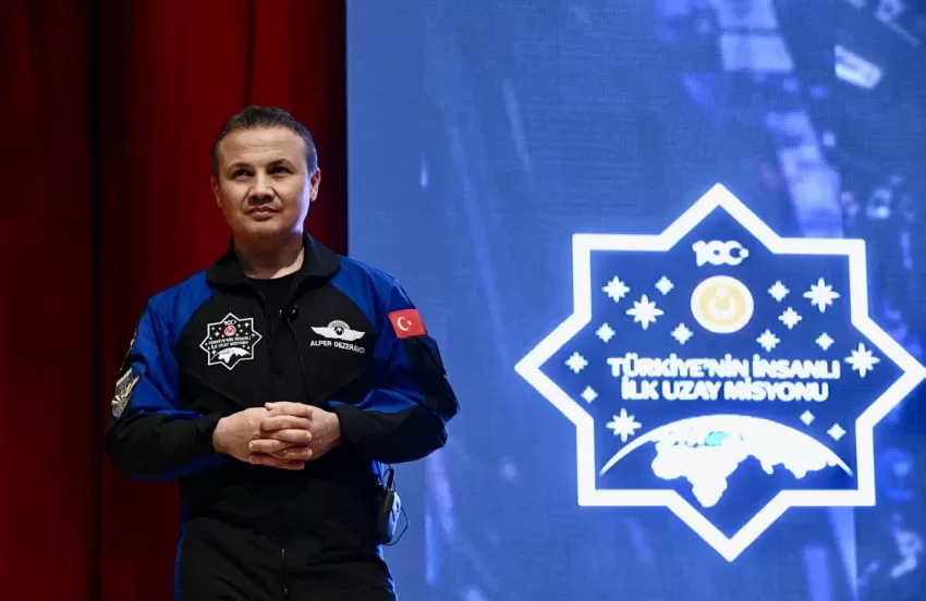 Türkiye’nin ilk astronotu Alper Gezeravcı, Edirne’de gençlerle buluştu