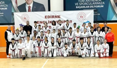 Genç Taekwondocular birincilik mücadelesi verdi