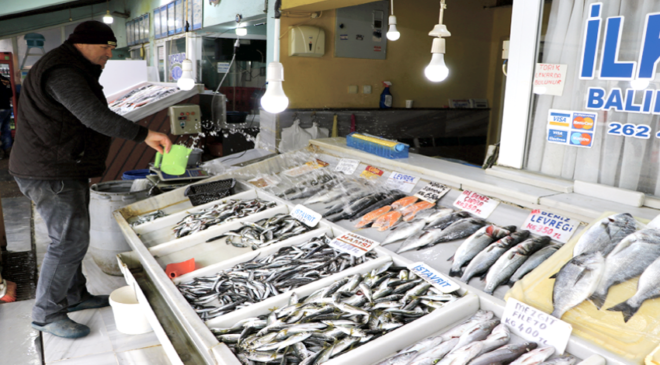 Tekirdağ’da ramazanda vatandaşlar yağlı balıkları tercih ediyor