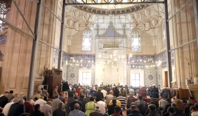 Selimiye Camii’nde Ramazan’ın son cuması kılındı