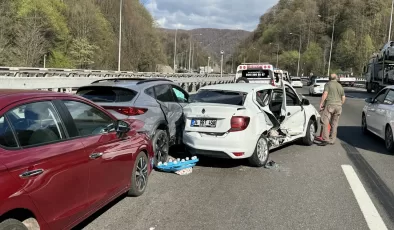 Anadolu Otoyolu’nun Bolu geçişinde zincirleme trafik kazası ulaşımı aksattı