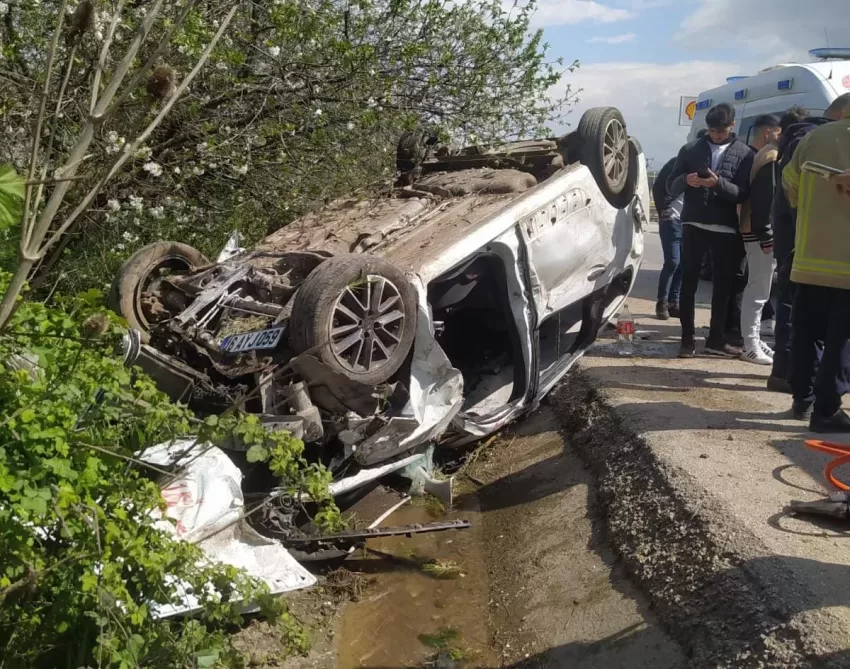 Bursa’da devrilen otomobildeki 4 kişi yaralandı