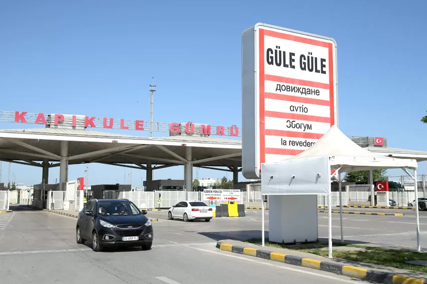 Edirne’deki sınır kapılarında bayram nedeniyle akıcı yoğunluk oluştu