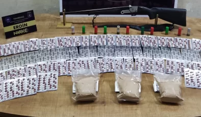 Tekirdağ’da bir evde 1 kilo 60 gram eroin, bin 568 uyuşturucu hap ele geçilirdi