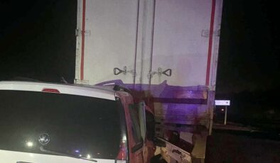 Tekirdağ’da kamyona çarpan otomobilin sürücüsü hayatını kaybetti