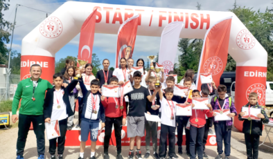 Edirne’de okullar arası bisiklet yol yarışı yapıldı