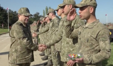 Kara Kuvvetleri Komutanı Orgeneral Bayraktaroğlu sınır karakolunu ziyaret etti