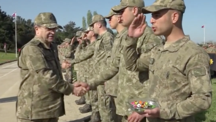 Kara Kuvvetleri Komutanı Orgeneral Bayraktaroğlu sınır karakolunu ziyaret etti