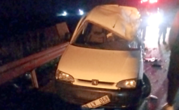 Kırklareli’nde TIR ile hafif ticari aracın çarpıştığı kazada 2 kişi yaralandı