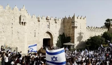 Fanatik Yahudiler “kızıl düve ritüelini” Mescid-i Aksa’yı yıkma planının parçası olarak görüyor
