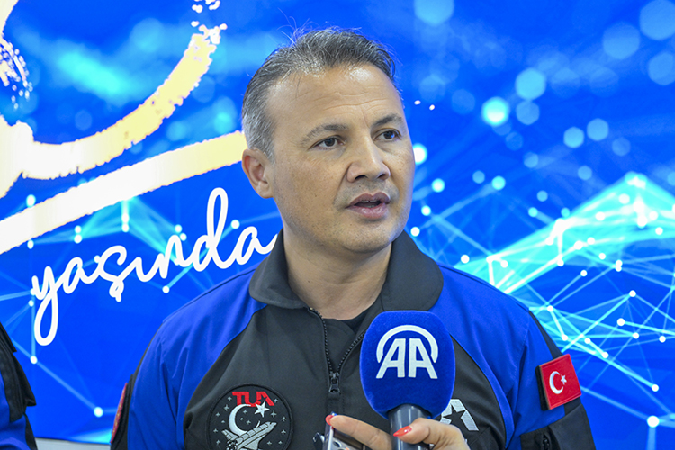 Türkiye’nin ilk astronotu Alper Gezeravcı trafik kazası geçirdi
