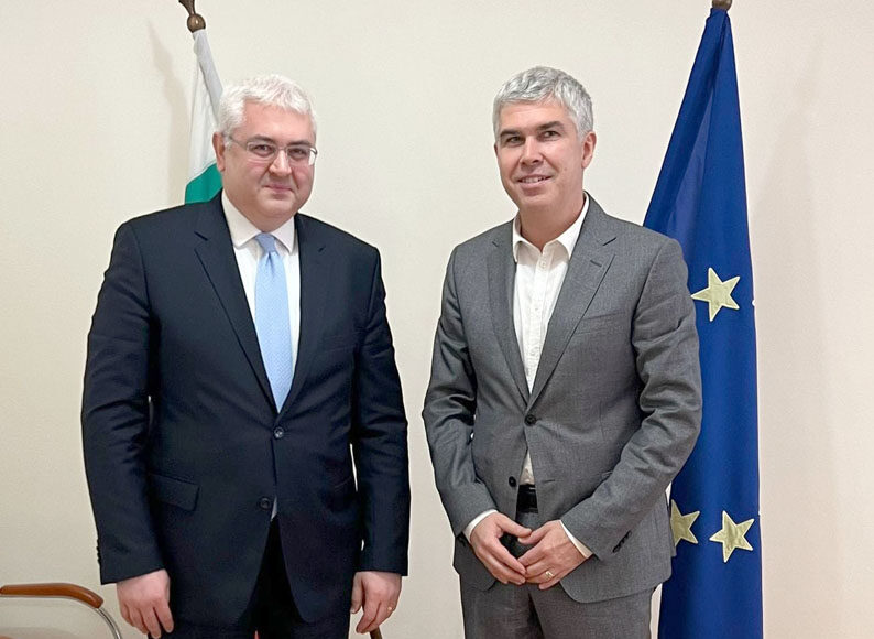 Büyükelçi Uyanık, Bulgaristan Enerji Bakanı Malinov’u ziyaret etti