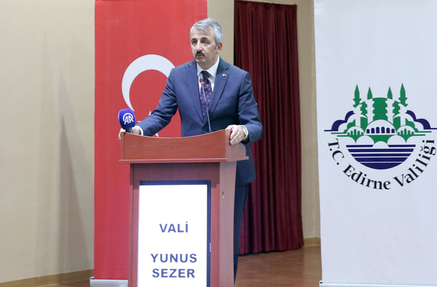 Vali Sezer, sınır köylerin muhtarlarını düzensiz göçmen hareketliliğine karşı uyardı