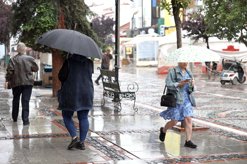 Edirne’de sağanak etkili oluyor