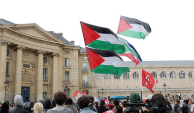 ABD’de başlayıp dünyaya yayılan öğrenci protestoları Filistin’e desteği gösteriyor