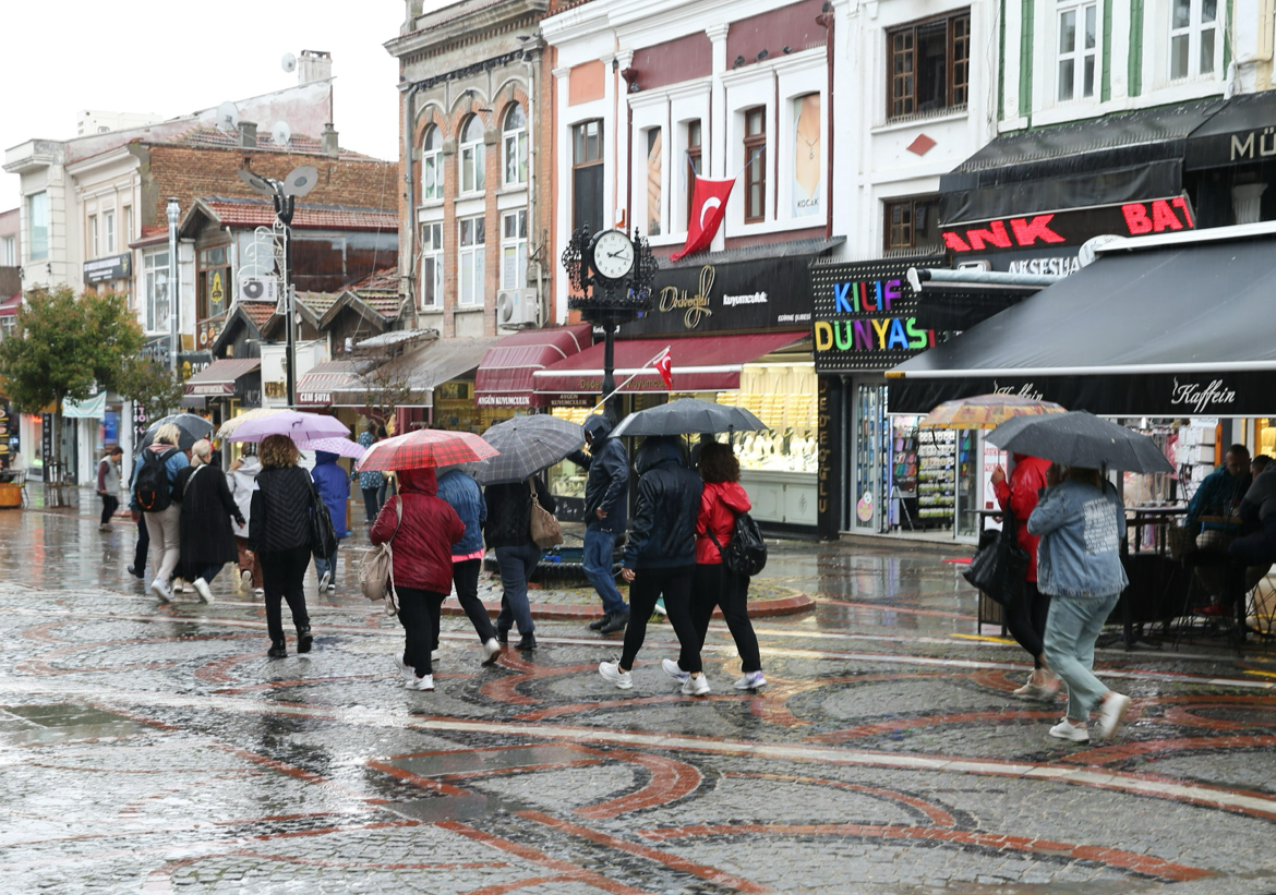 Edirne’de sağanak etkili oldu