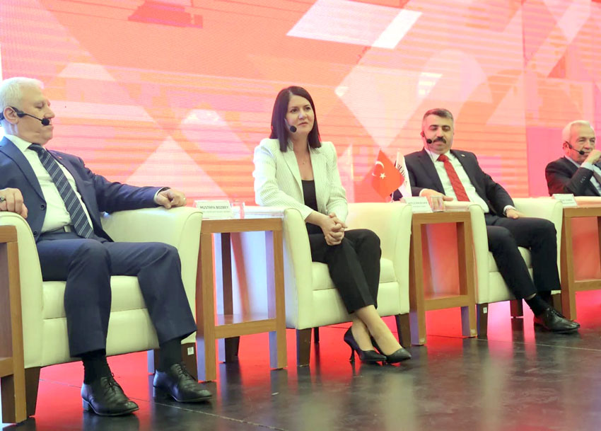 Başkan Akın, “Geleceğe Yön Veren Kadınlar Zirvesi”ne katıldı