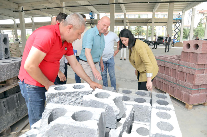 Cumartesi Pazarı’nda yenileme çalışmaları hız kazandı