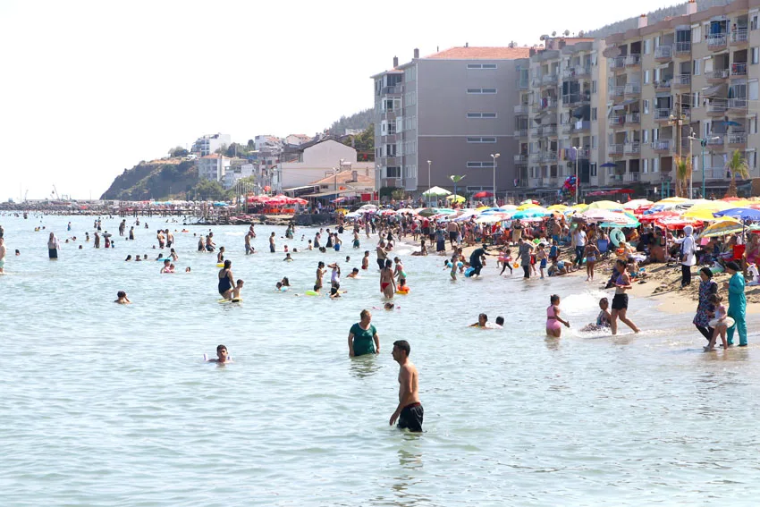 Tekirdağ’da sıcaktan bunalanlar sahillere koştu