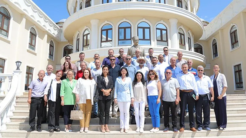 Başkan Gencan Akın, mahalle muhtarları ile bir araya geldi