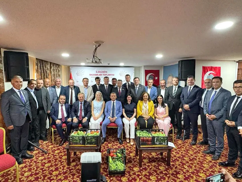 Başkan Gencan Akın, Belediye Başkanları Toplantısı’na katıldı