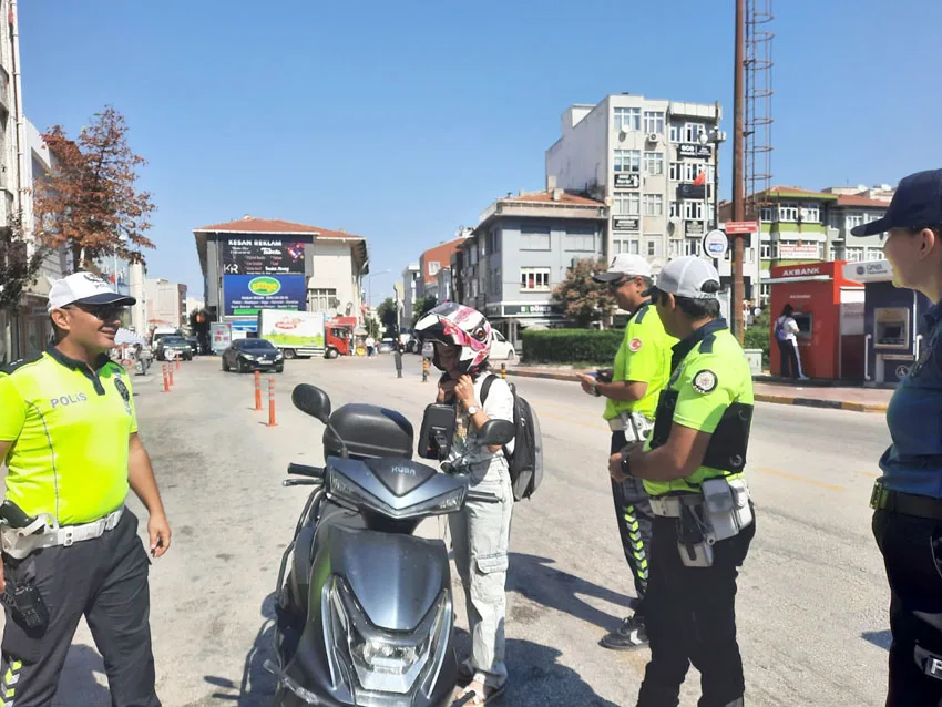 Kesan Emniyet 2 jpg - Keşan’da emniyetten trafik bilgilendirmesi