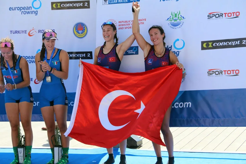Kürek Milli Takımından, 2 altın, 1 gümüş ve 1 bronz madalya