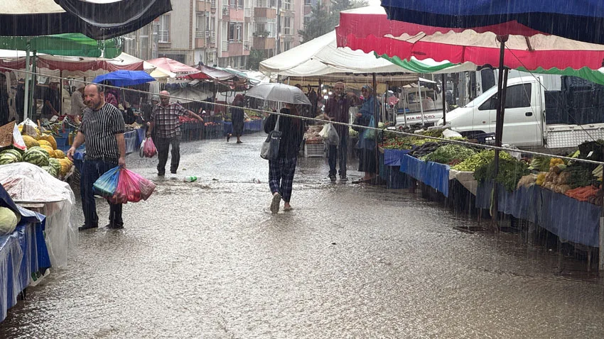 Tekirdağ’da sağanak etkili oluyor