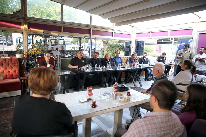 AA 20240925 35731780 35731778 EDIRNE EMNIYET MUDURU KARABURUN HUZUR TOPLANTISINDA VATANDASLARLA BULUSTU jpg - Edirne Emniyet Müdürü Karaburun, Huzur Toplantısı’nda vatandaşlarla buluştu