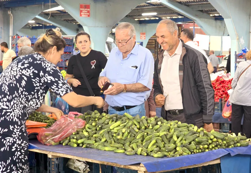 Kornişon salatalık pazarda ilgi gördü