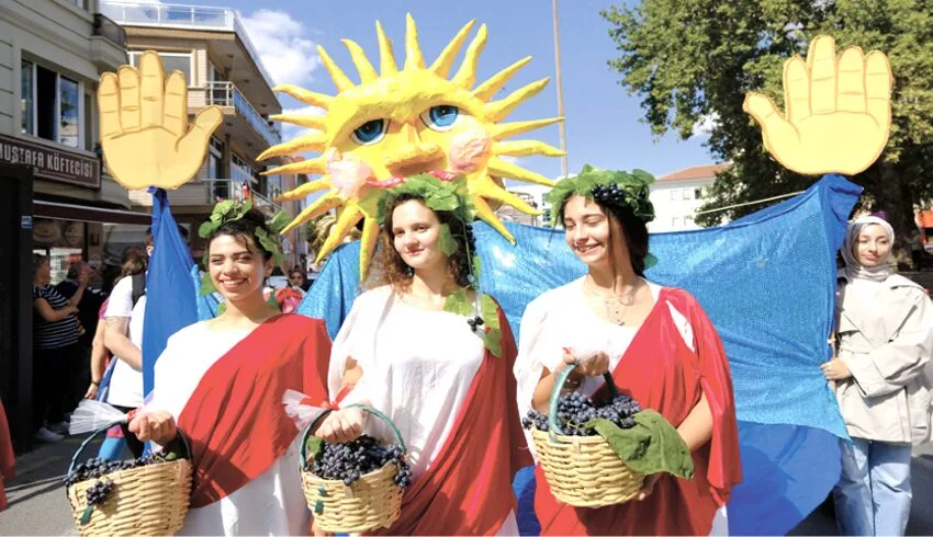 Kırklareli’nde bağ bozumu şenliklerle kutlanıyor