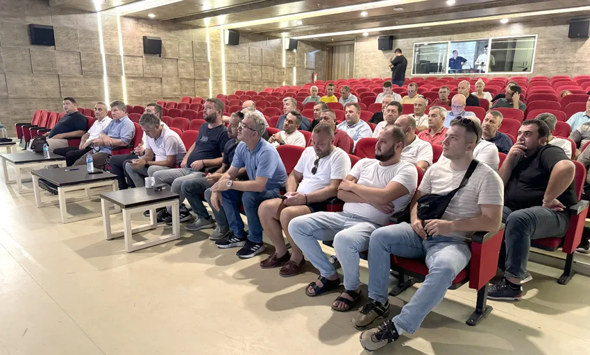 Tekirdağ’da servis şoförlerine yönelik bilgilendirme toplantısı düzenlendi