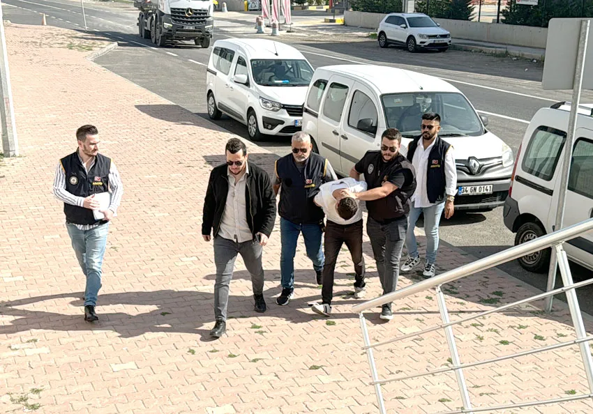 Tekirdağ’da bir kişinin öldüğü silahlı saldırıya ilişkin yakalanan zanlı adliyeye sevk edildi