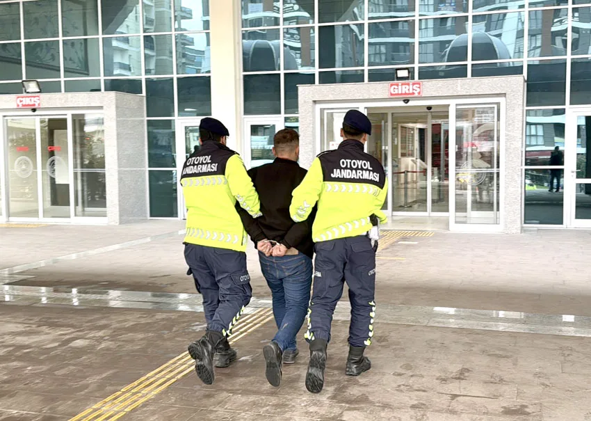 Suç makinesi yurt dışına kaçmaya çalışırken yakalandı