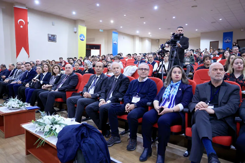Yapay zekanın olası fayda ve zararları çalıştayda ele alındı