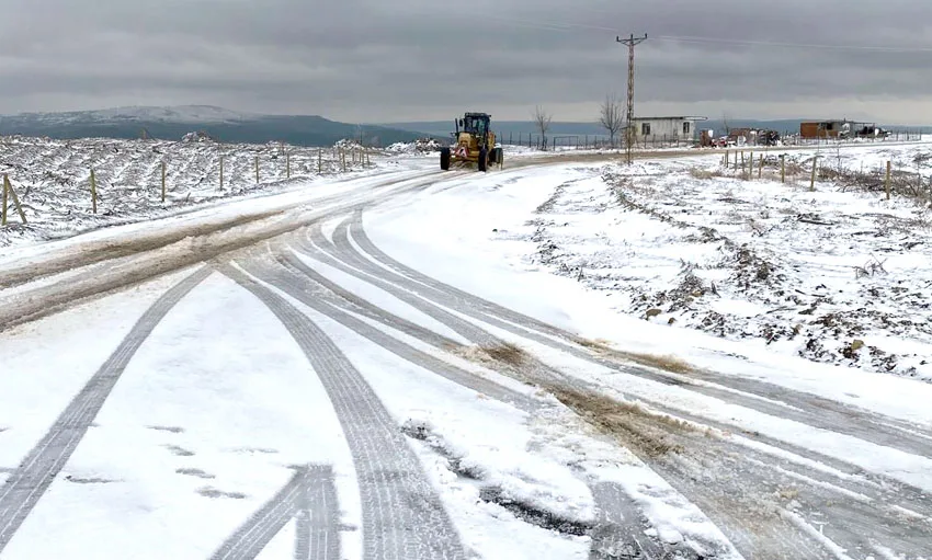 Çanakkale’de İl Özel İdaresi ekipleri kar mesaisinde